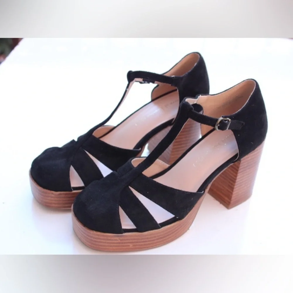House of Harlow platform sandals